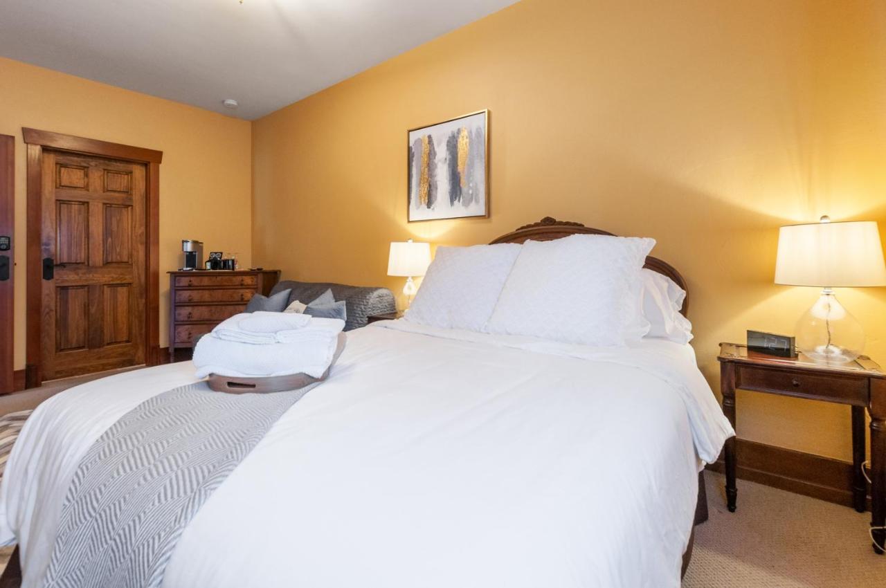 Casa Grande Inn & Suites Penticton Esterno foto